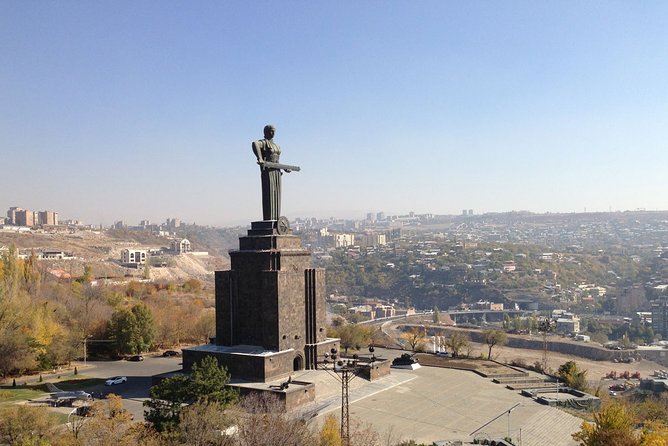 Amazing Yerevan - Republic Square: the heart of modern Yerevan and the fountains timing reality