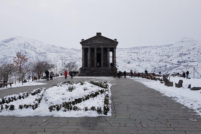 Day trip to: Garni and Geghard - Charents Arch viewpoint: timing, photos, and Ararat framing