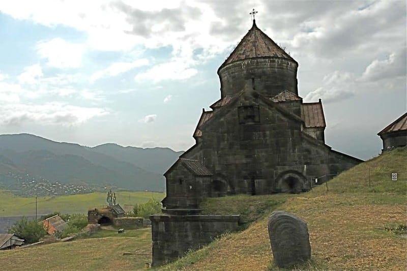 Discover Armenia from Tbilisi, Akhpat-dilijan-Sevan-Yerevan. - Lunch Stops and Sevan Lake Tastings: Where the Food Comes In