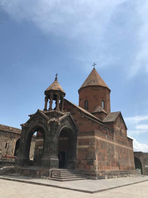 Enlightened Armenia: Echmiadzin, Khor Virap, Noravank, Areni - Artisan interaction in Khor Virap village: a quick cultural handhold