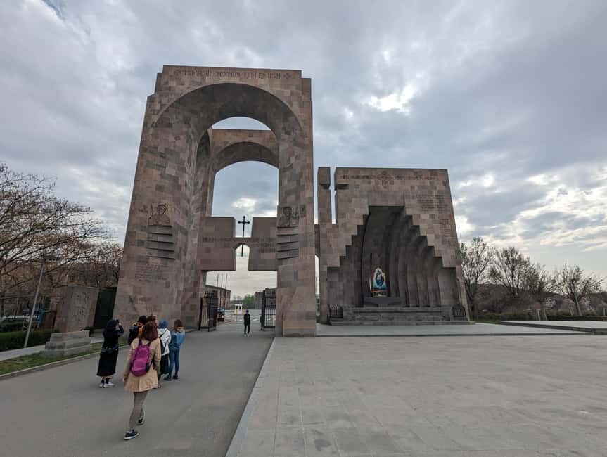 Enlightened Armenia: Echmiadzin, Khor Virap, Noravank, Areni - Noravank Monastery: a two-story church in red cliffs