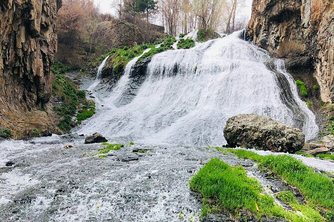 From Yerevan: Khor Virap, Noravank, Jermuk, and Areni Tour - A 9-hour circuit that hits big Armenia themes
