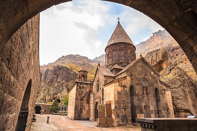 Garni, Geghard & Symphony Small-Group Day Trip with Lavash Baking - Symphony of Stones: Photo Time, Real Timing Limits, and Cool Rock Facts