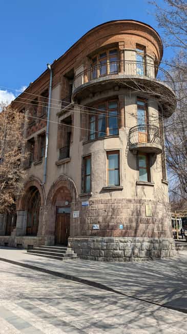 Gyumri: Private Guided Walking Tour By A Local Guide - English or Russian With a Local Guide: Is $25 Good Value?