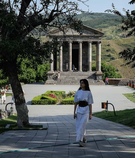 Khor Virap, Garni & Geghard Guided Tour with Lavash Baking - The Garni cooking moment: lavash baked in a tonir oven