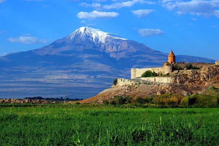 Khor Virap, Garni, Geghard, Syphony & Charents Arch + Lavash - Khor Virap Monastery: the Ararat outlook that drives the whole day