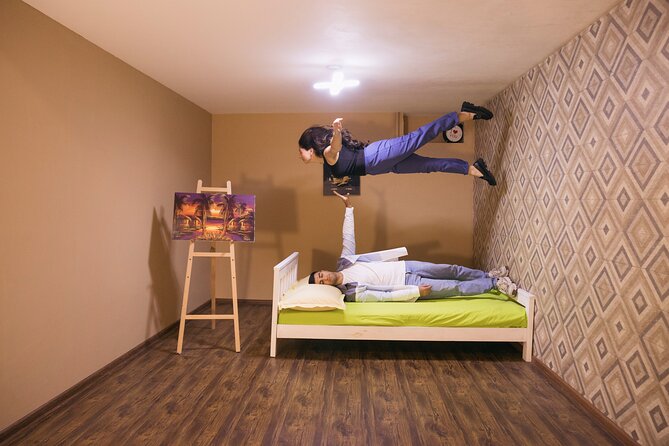 Museum of Illusions Tour - Photo moments that make the illusions read in your pictures