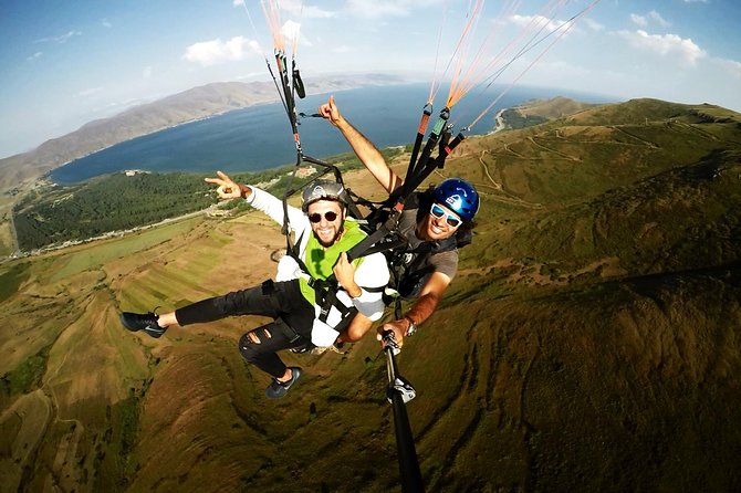 Paragliding in Armenia - Takeoff run tips that make the whole thing easier
