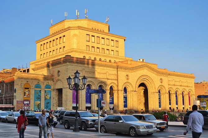 Private sightseeing and walking tour in Yerevan - Swan Lake: Quick Photos, Real Local Energy