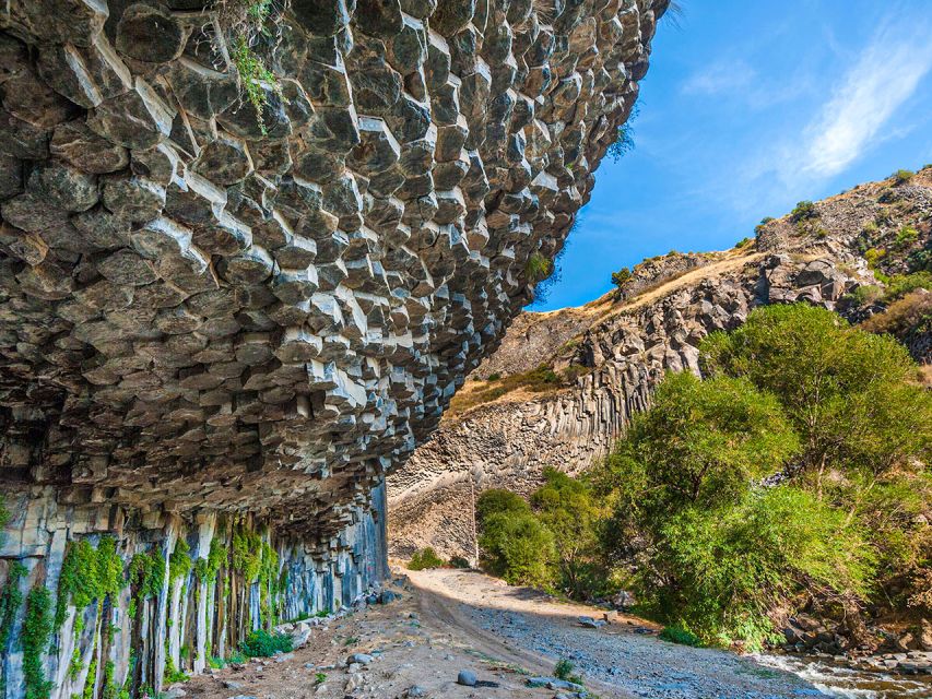 Private tour to Garni, Geghard, Symphony of Stones - Garni Temple: the Greco-Roman colonnade and the story behind Mihr