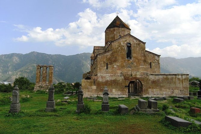 Private tour to UNESCO heritage Haghpat and Sanahin monasteries and Odzun church - Choosing a Guide: English or Russian, and What It Adds