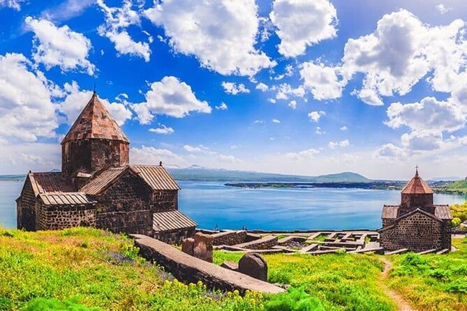 Sevan lake (Sevanavank) and Dilijan (old town,Goshavank,Haghartsin) - Goshavank Monastery: khachkars up close