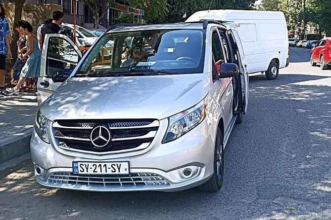 Transfer from Yerevan to Tbilisi - From 60 Abovyan poxoc to Isani Mall: timing and how the day flows