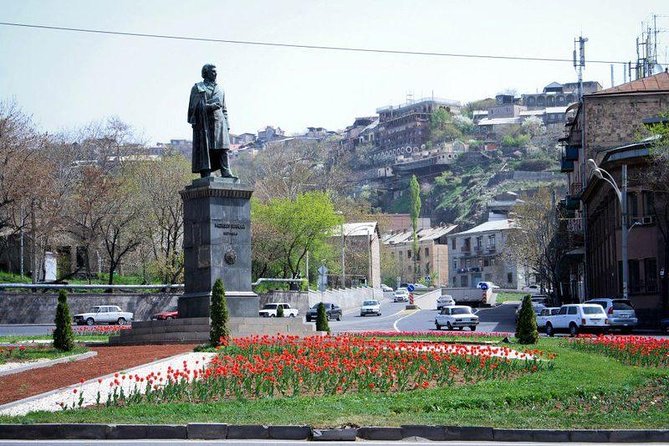 Transfer from Yerevan to Tbilisi - Meeting point stress: how to avoid the most common headaches