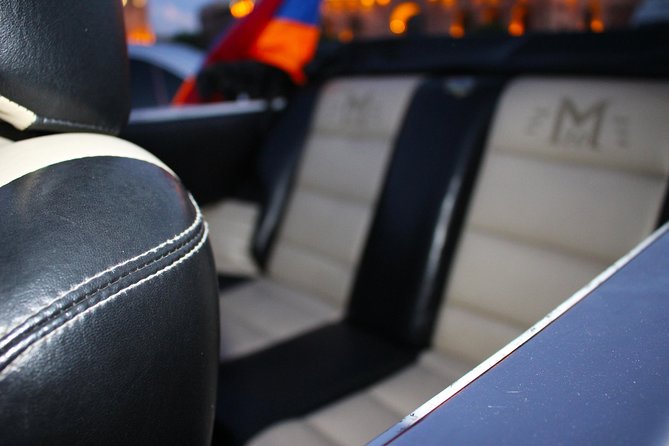 Yerevan city tour with drinks in a classic car with photography - Drinks and photography: the two parts that make it feel special