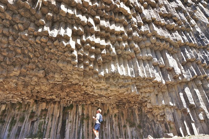 Yerevan: Garni, Geghard, Symphony of Stones & Lavash Baking - Stop 3: Symphony of Stones in Azat Canyon, the basalt organ effect